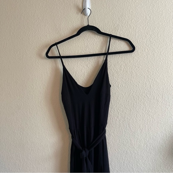 Lulu's Just Breathe Black Sleeveless Slit Leg Jumpsuit V Neck Women's Size Small - Picture 3 of 9